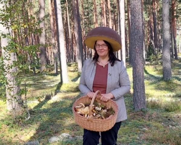 Andra Simanova - sēnes pēc nodarbībām atgriežas mežā