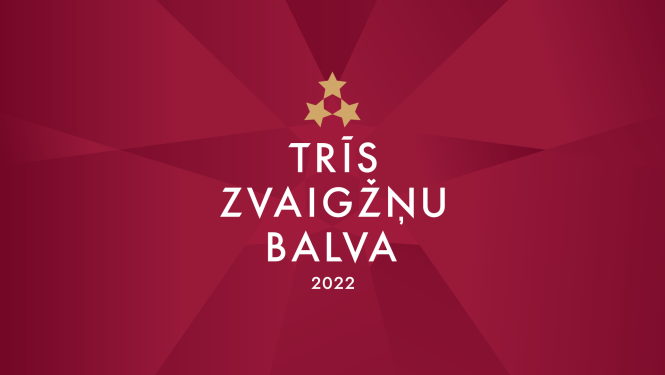 Trīs zvaigžņu balvas logo uz karoga krāsas fona