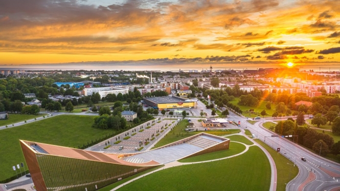 Ventspils pilsēta no putna lidojuma