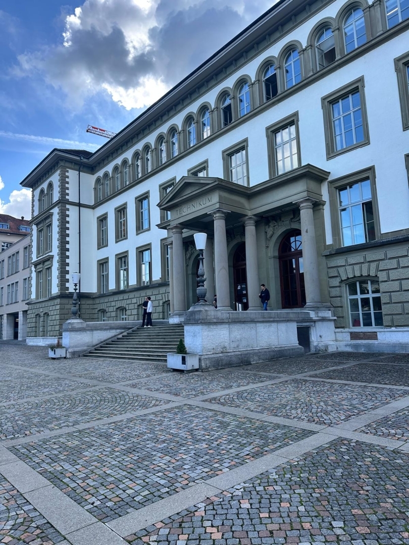 Cīrihes Lietišķo zinātņu universitāte (ZHAW)
