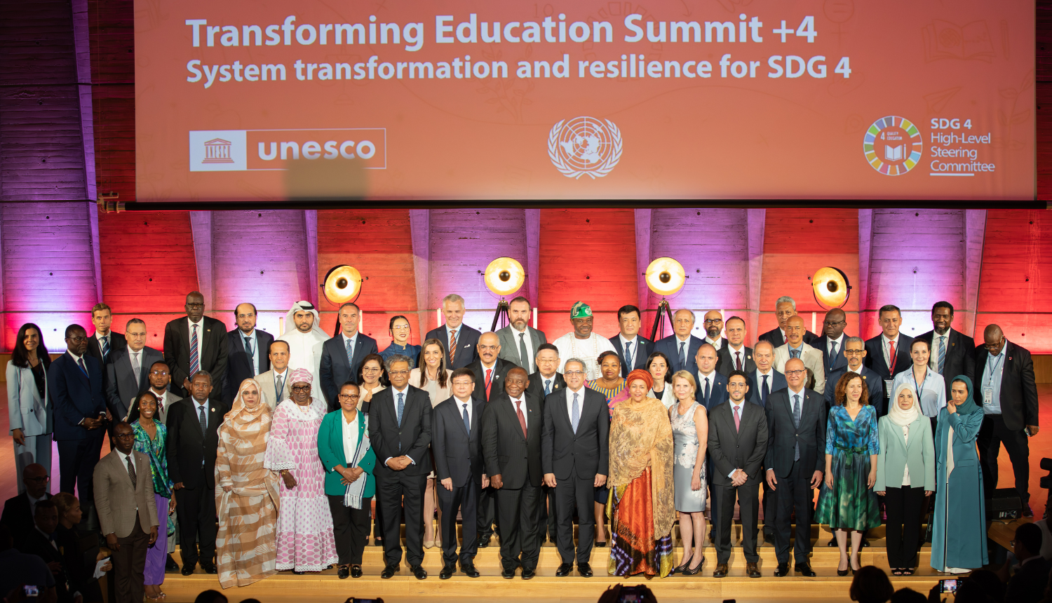 Kopbilde no UNESCO izglītības ministru sanāksmes