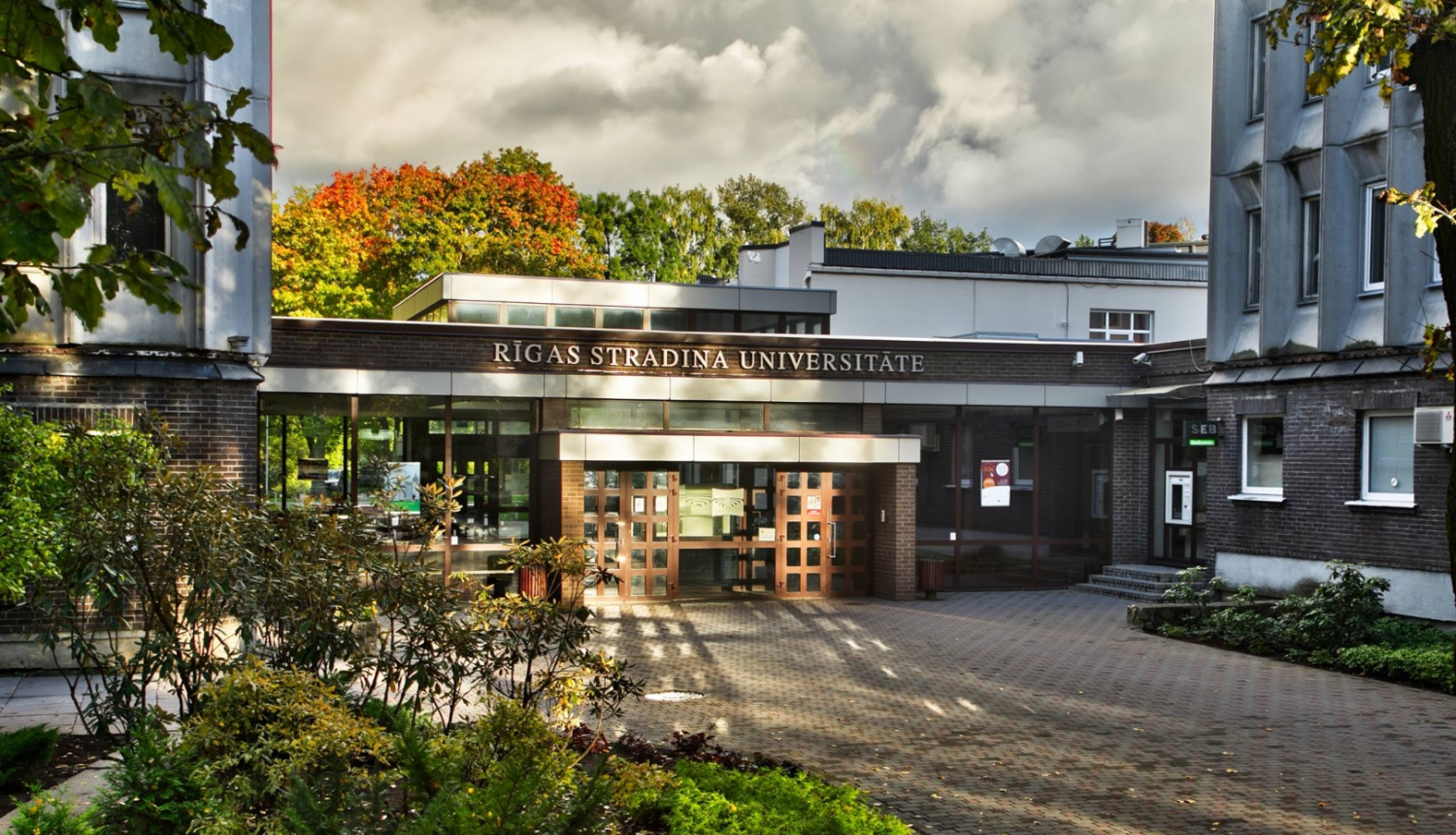 Rīgas Stradiņa universitātes ieeja