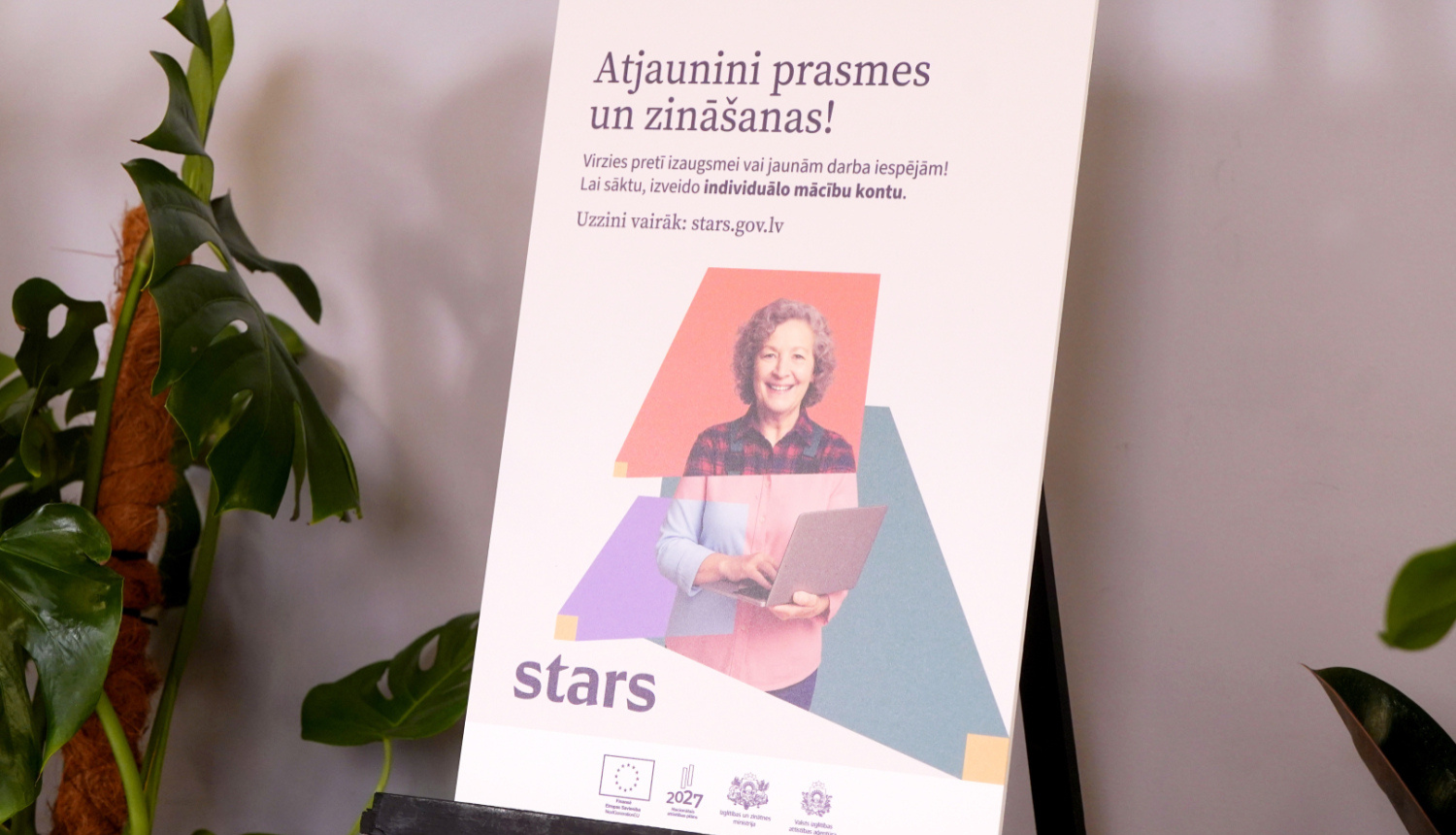 STARS plakāts
