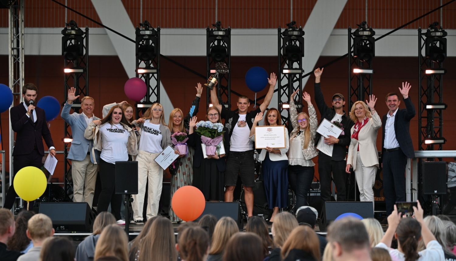 Latvijas Jauniešu galvaspilsētas 2027 svinīgā paziņošana jauniešu iespēju festivālā "Kopums"