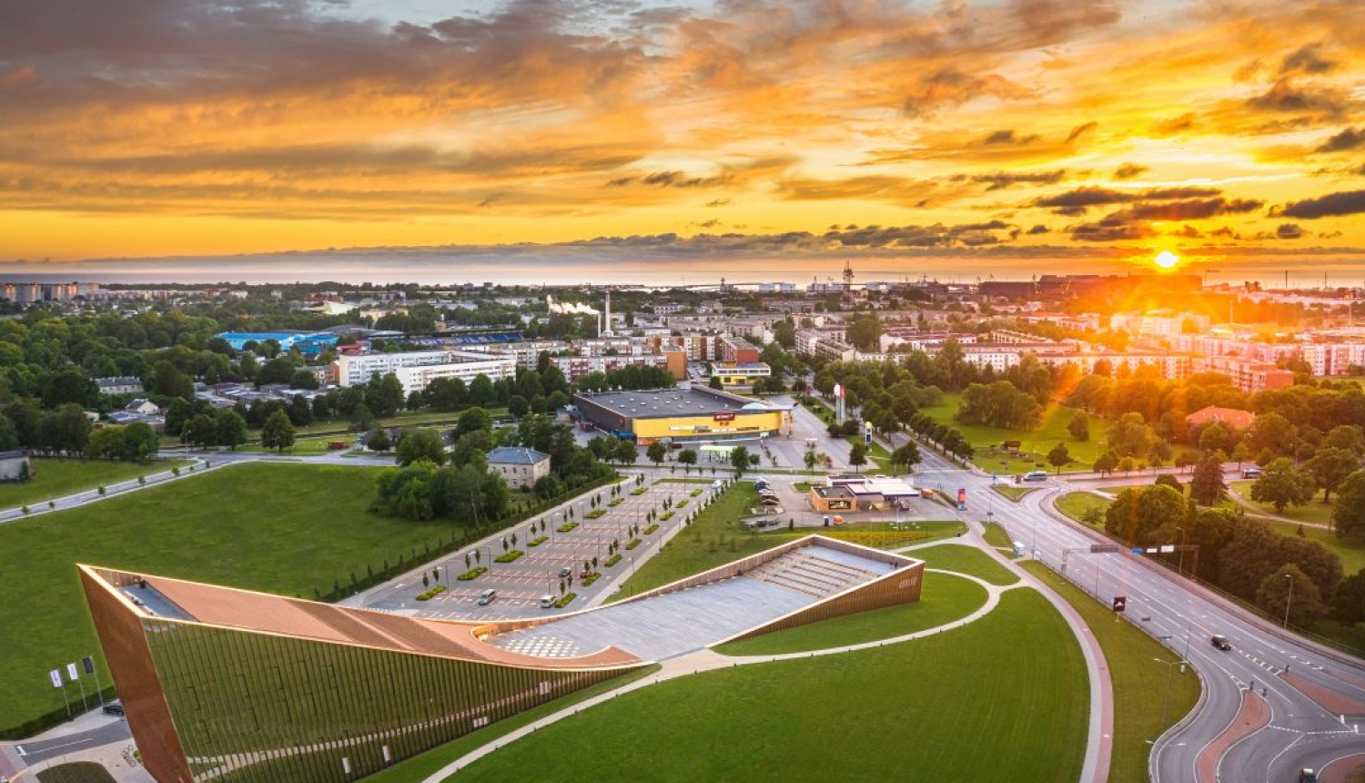 Ventspils pilsēta no putna lidojuma