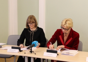 IZM un LU paraksta vienošanos par studiju kursa pedagogiem “Seksuālā izglītošana: starptautiskā pieeja” sagatavošanu
