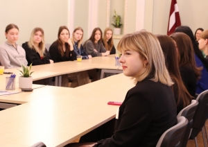 Ēnu diena Izglītības un zinātnes ministrijā