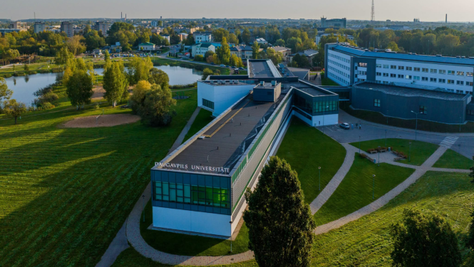 Daugavpils Universitātes ēka