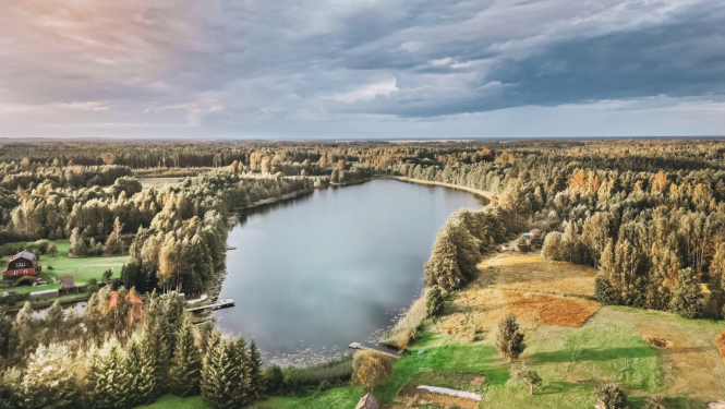 Silavu ezers no putna lidojuma