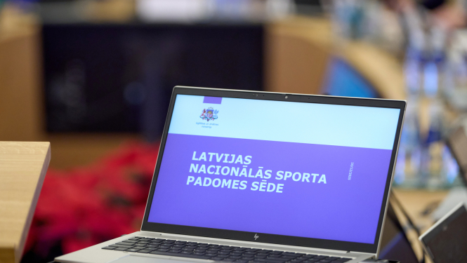 Latvijas Nacionālajā sporta padomes prezentācija datorā