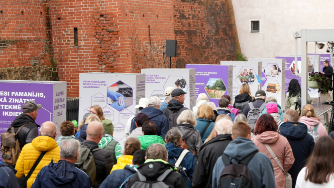 Rīgā, Torņa ielā, apskatāmā brīvdabas izstāde “Zinātnes iela”. (No 2025. gada 25. septembra līdz 22. oktobrim)