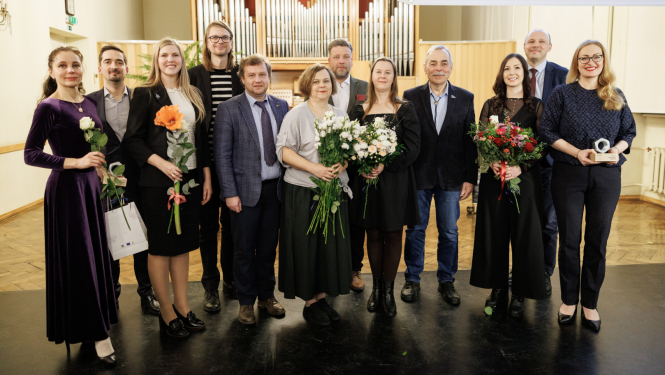"Zinātne Latvijai 2025" kalendāra atklāšanas pasākuma dalībnieku kopbilde. 