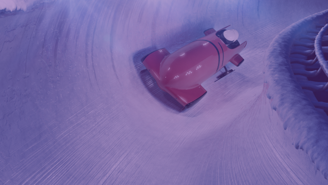 Bobsleja trase ar sportistiem