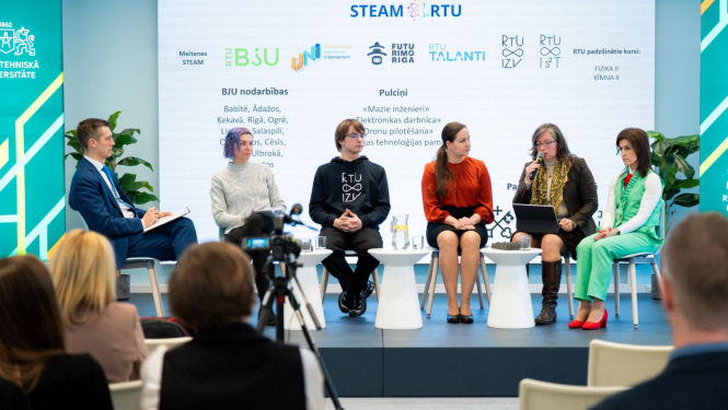 Paneļdiskusijas "Inovatīva pieeja STEAM mācību priekšmetu apguvē – jauni rīki, iespējas un izaicinājumi" dalībnieki