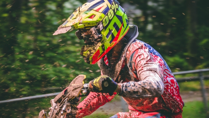 motokrosa braucējs