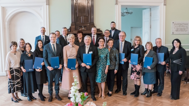 IZM, LU un memorandu parakstījušo pašvaldību pārstāvju kopbilde