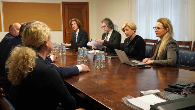 IZM tiekas ar Latvijas Jātnieku federāciju