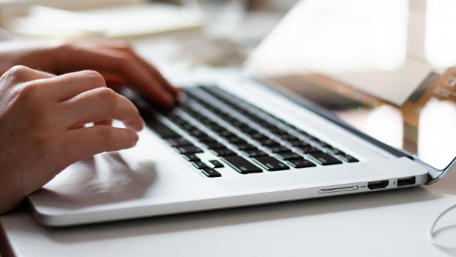 E-pakalpojums “Mani dati izglītības reģistros” ikvienam iedzīvotājam ļauj iegūt noderīgu informāciju