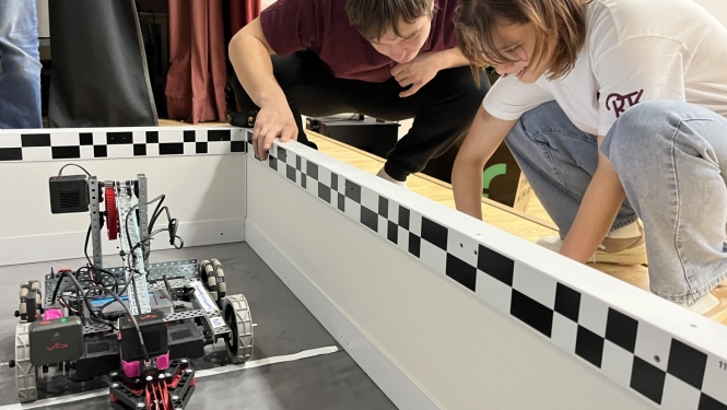 Prasmju konkursa “Mobilā robotika” darba uzdevuma - robota pārvietošanas, izpilde