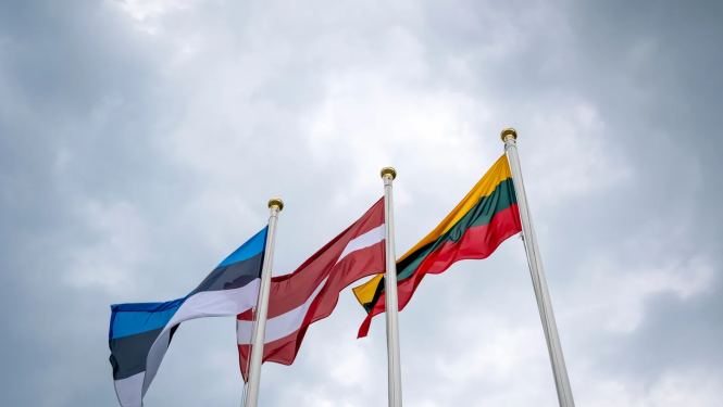 Igaunijas, Latvijas un Lietuvas karogs