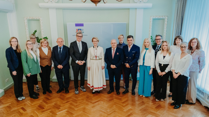 Kopbilde no Eiropas Skolu prezidentūras pārņemšanas sanāksmes