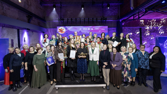 Kopbilde no apbavoanas ceremonijas