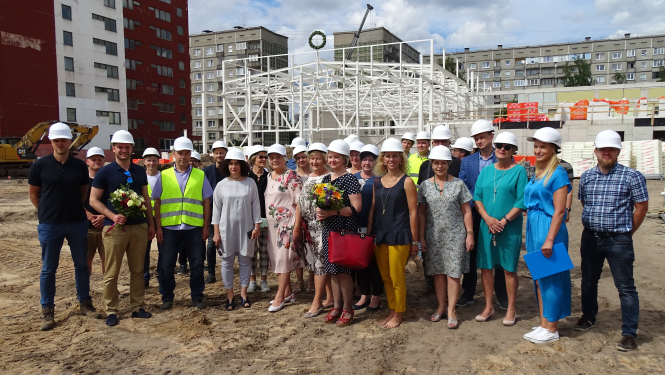 Spāru svētki Rīgas Tūrisma un radošās industrijas tehnikuma jaunbūvei