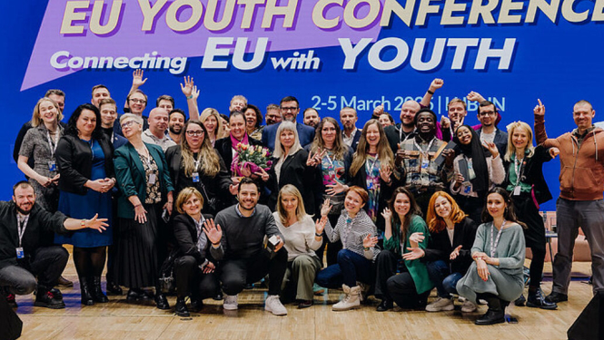 Latvijas jauniešu delegācija Eiropas Jaunatnes konferencē