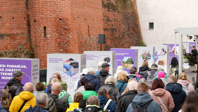 Rīgā, Torņa ielā, apskatāmā brīvdabas izstāde “Zinātnes iela”. (No 2025. gada 25. septembra līdz 22. oktobrim)