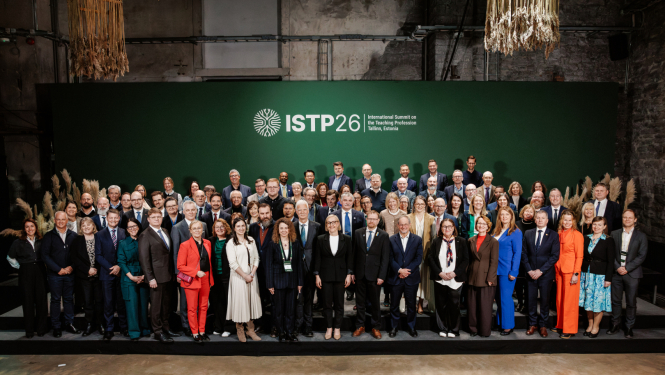 Kopbilde ar Starptautiskā samita par skolotāja profesiju dalībniekiem