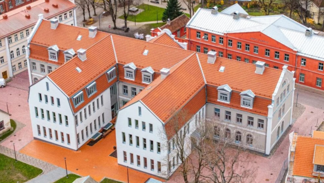 Kuldīgas Tehnoloģiju un tūrisma tehnikums, Kalpaka ielā 1.  