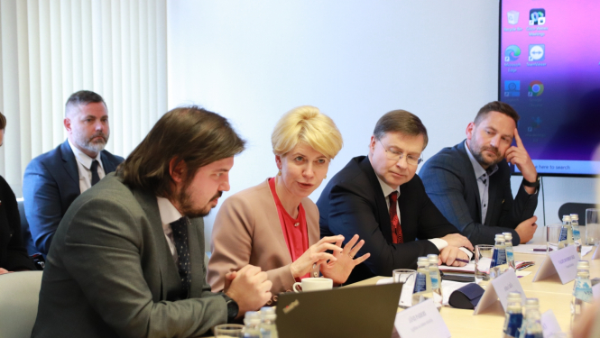 Apaļā galda diskusija "Kā mazināt Eiropas Savienības pētniecības un inovāciju plaisu dalībvalstu vidū?”