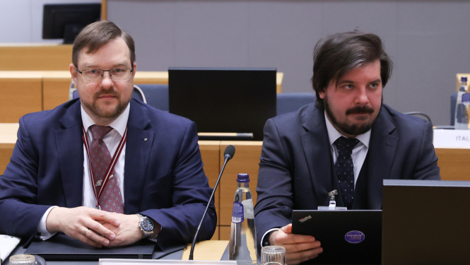 IZM valsts sekretāra p.i. Jānis Paiders un Latvijas Republikas pastāvīgās pārstāves Eiropas Savienībā vietnieks Mārtiņš Kreitus