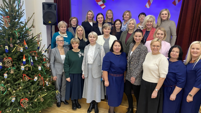 Speciālās izglītības iestāžu–attīstības centru semināra dalībnieku kopbilde