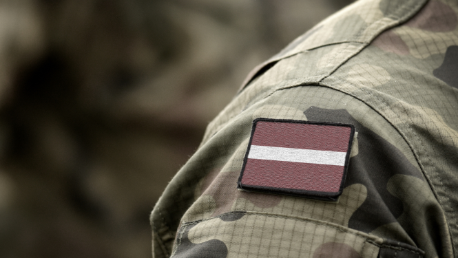 Brīvprātīgajiem valsts aizsardzības dienestā nodrošinās bezmaksas studijas valsts augstskolās un koledžās