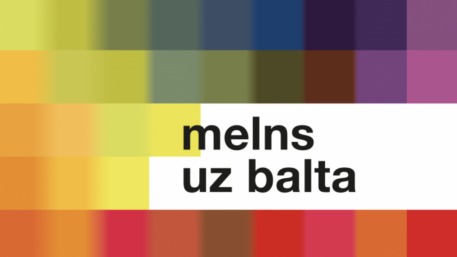 melns uz balta platforma