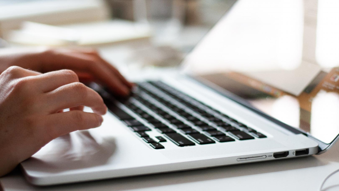 E-pakalpojums “Mani dati izglītības reģistros” ikvienam iedzīvotājam ļauj iegūt noderīgu informāciju