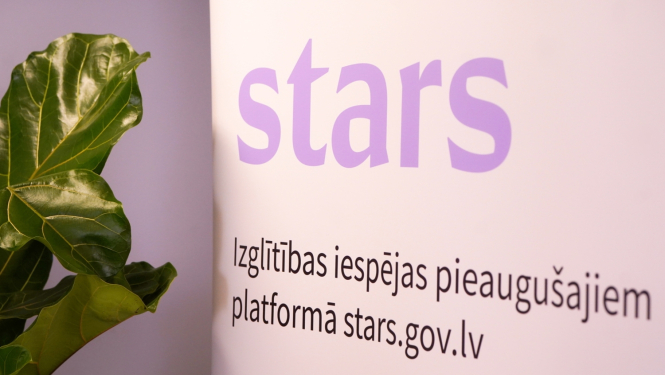 STARS plakāts