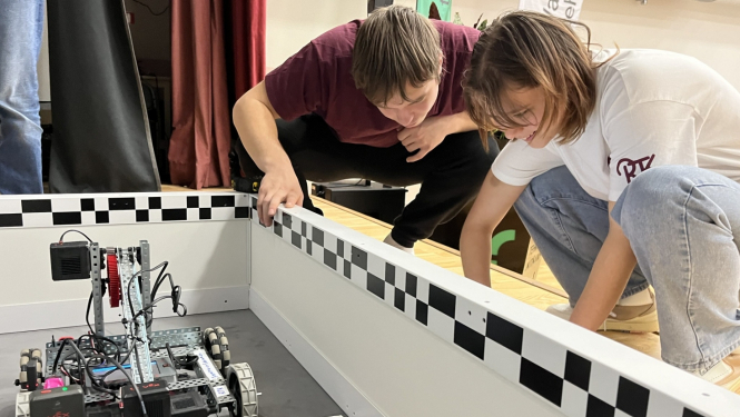 Prasmju konkursa “Mobilā robotika” darba uzdevuma - robota pārvietošanas, izpilde