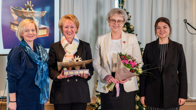 "Saules laiva" balvas pasniegšana