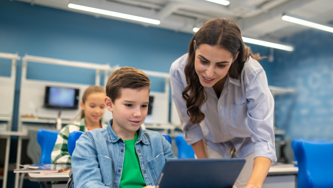 clasroom-with-tablets