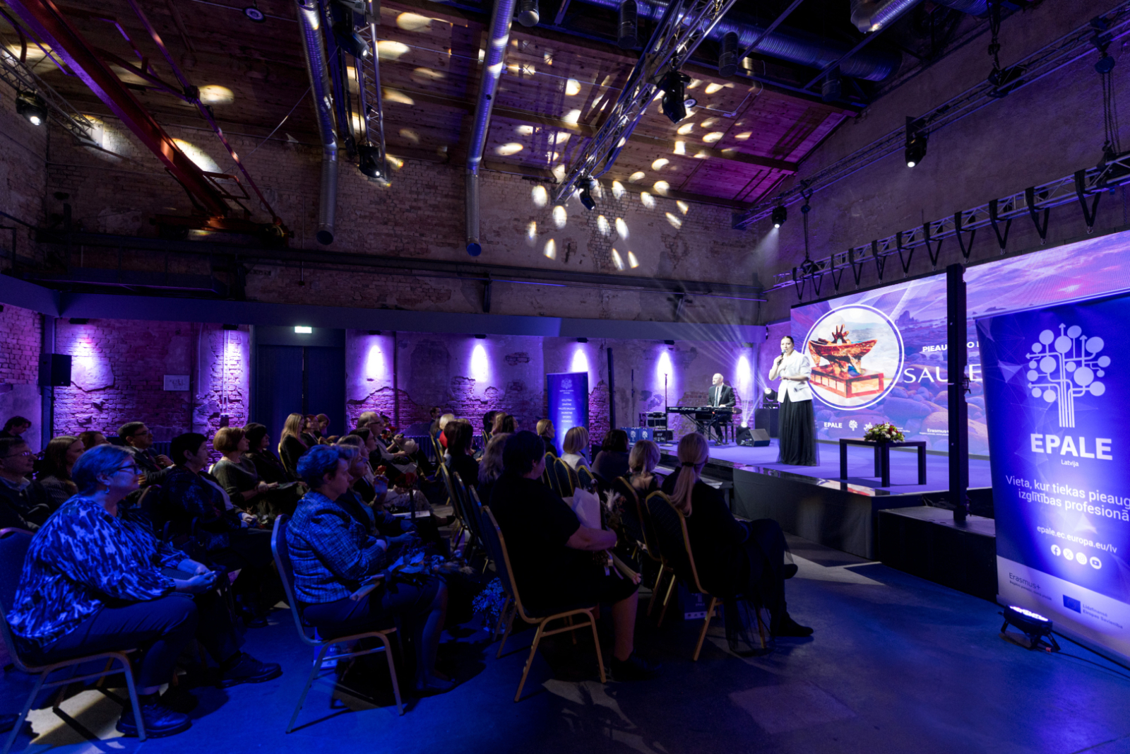 mūziķi Aija Vītoliņa un Romāns Vendiņš 