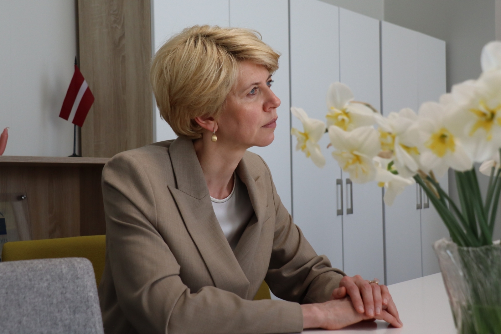 Izglītības un zinātnes ministre reģionālajā vizītē apmeklēja Valmieras novada skolas