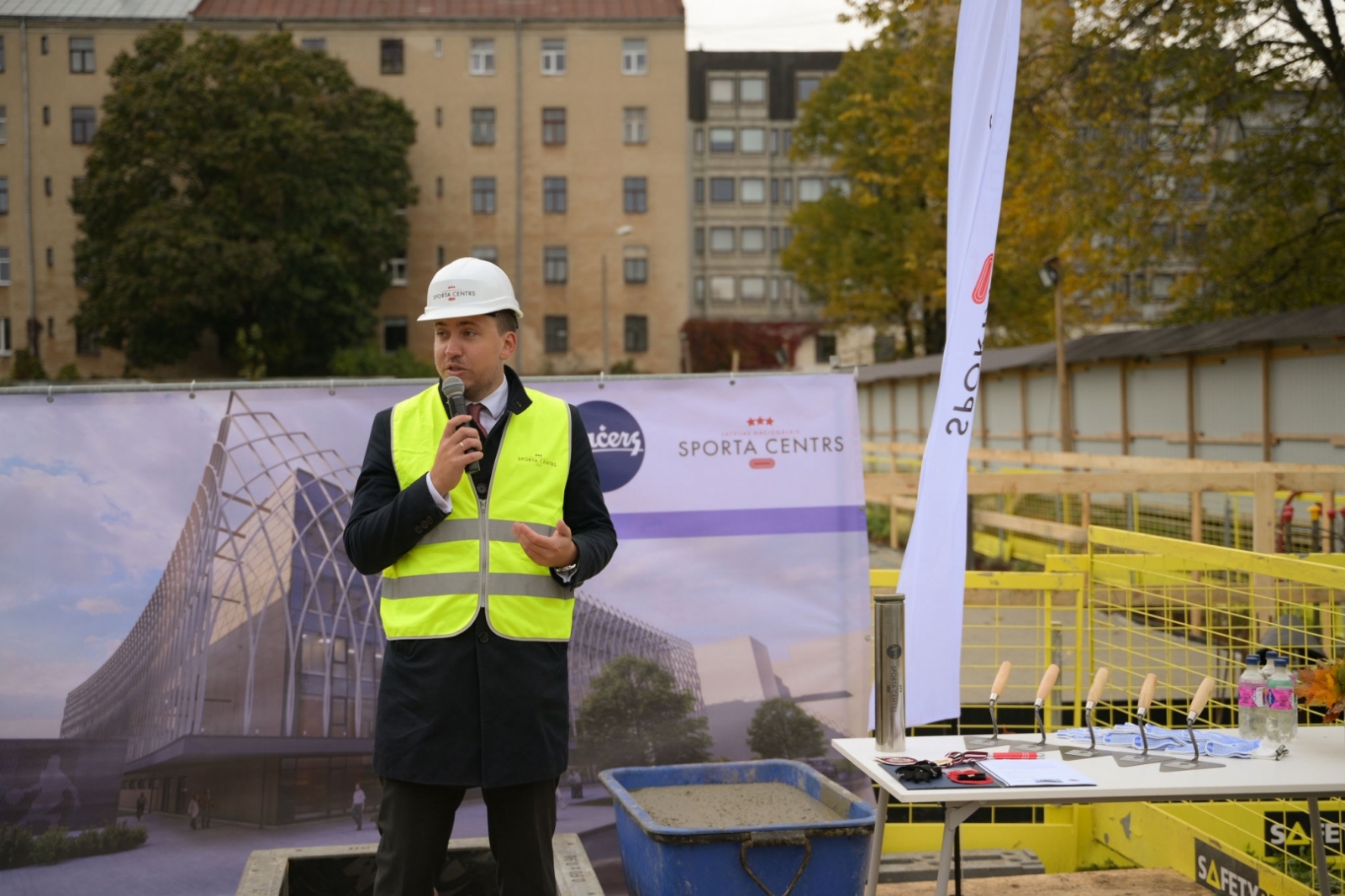 Komandu sporta spēļu halles – kapsulas iemūrēšanas svētki