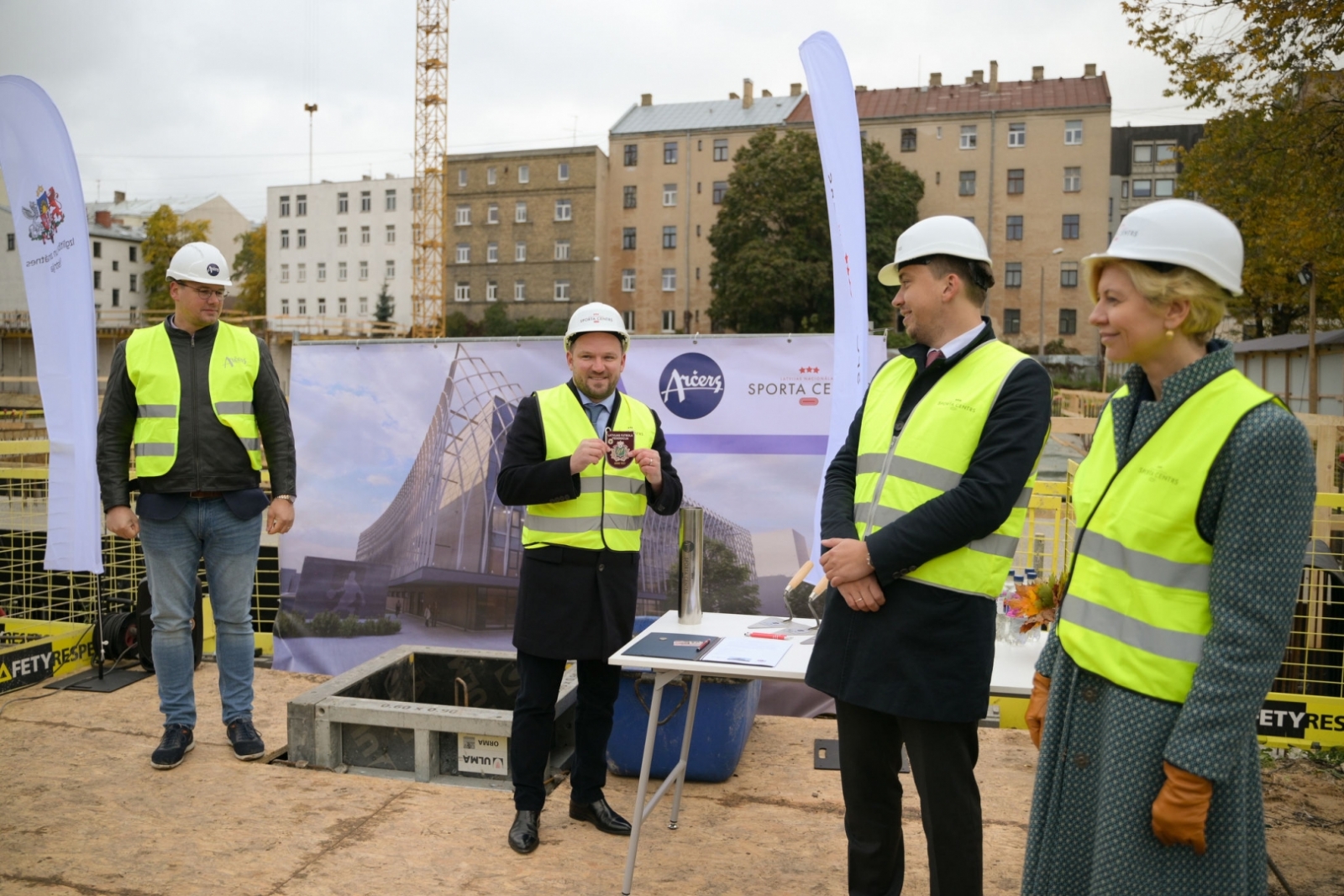 Komandu sporta spēļu halles – kapsulas iemūrēšanas svētki