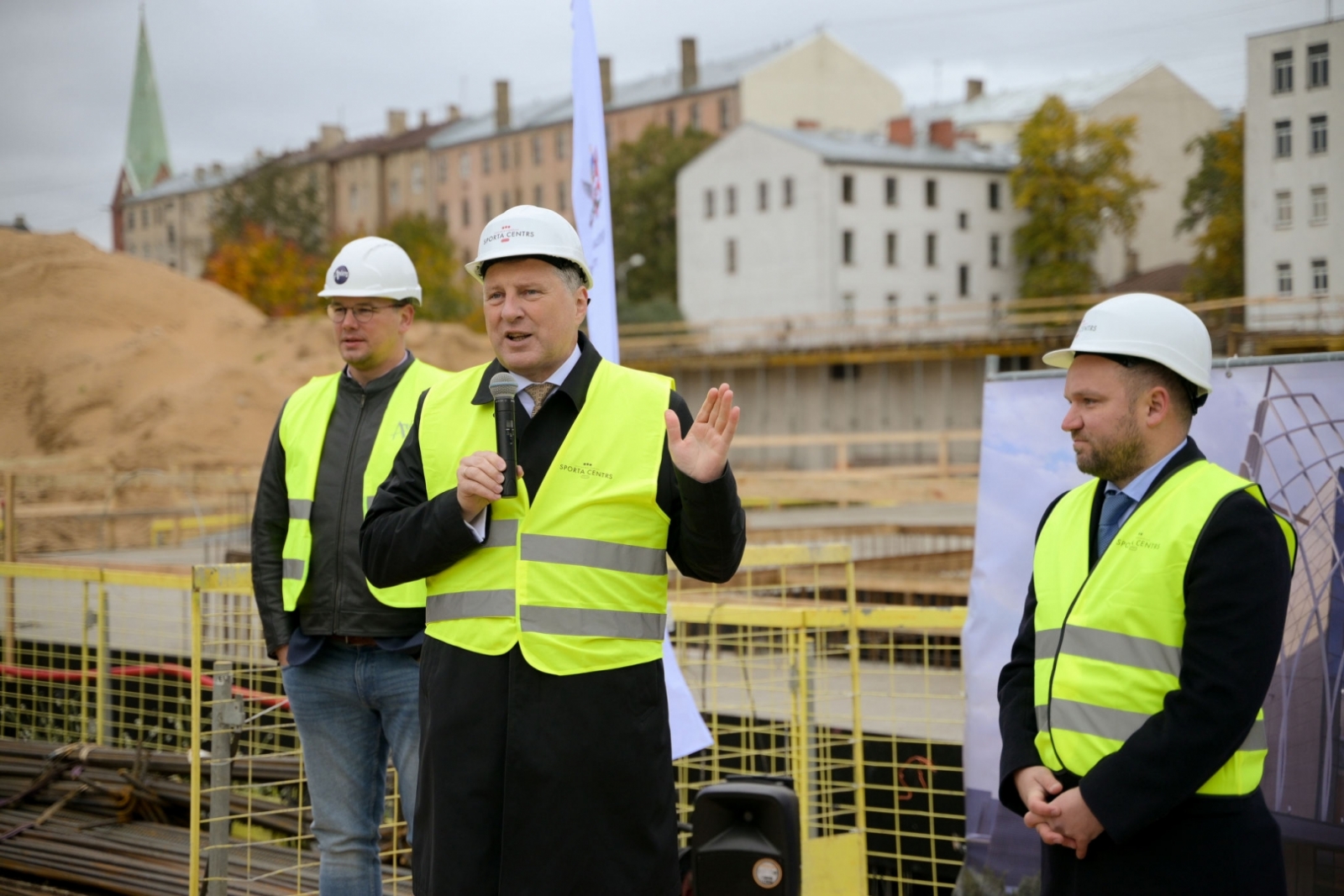 Komandu sporta spēļu halles – kapsulas iemūrēšanas svētki