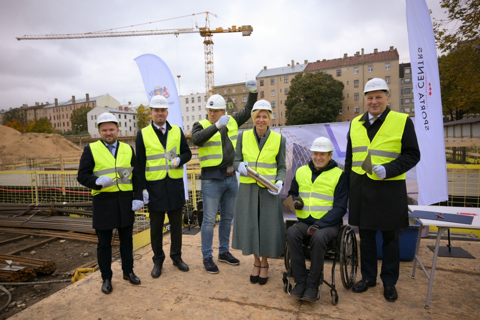 Komandu sporta spēļu halles kapsulas iemūrēšanas svētki