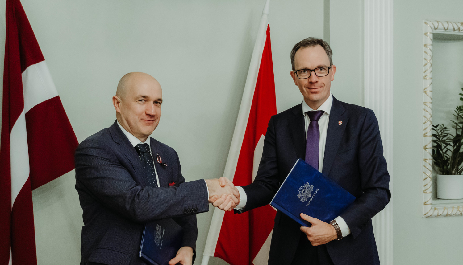 Signing of the Swiss-Latvian “Applied Research” Agreement. 
