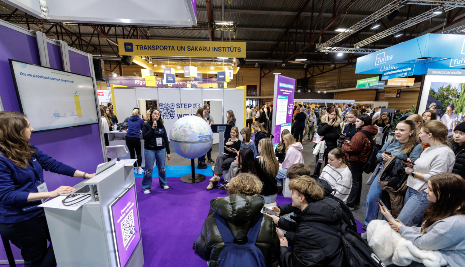 Atskata bilde no izstādes "Skola 2025"