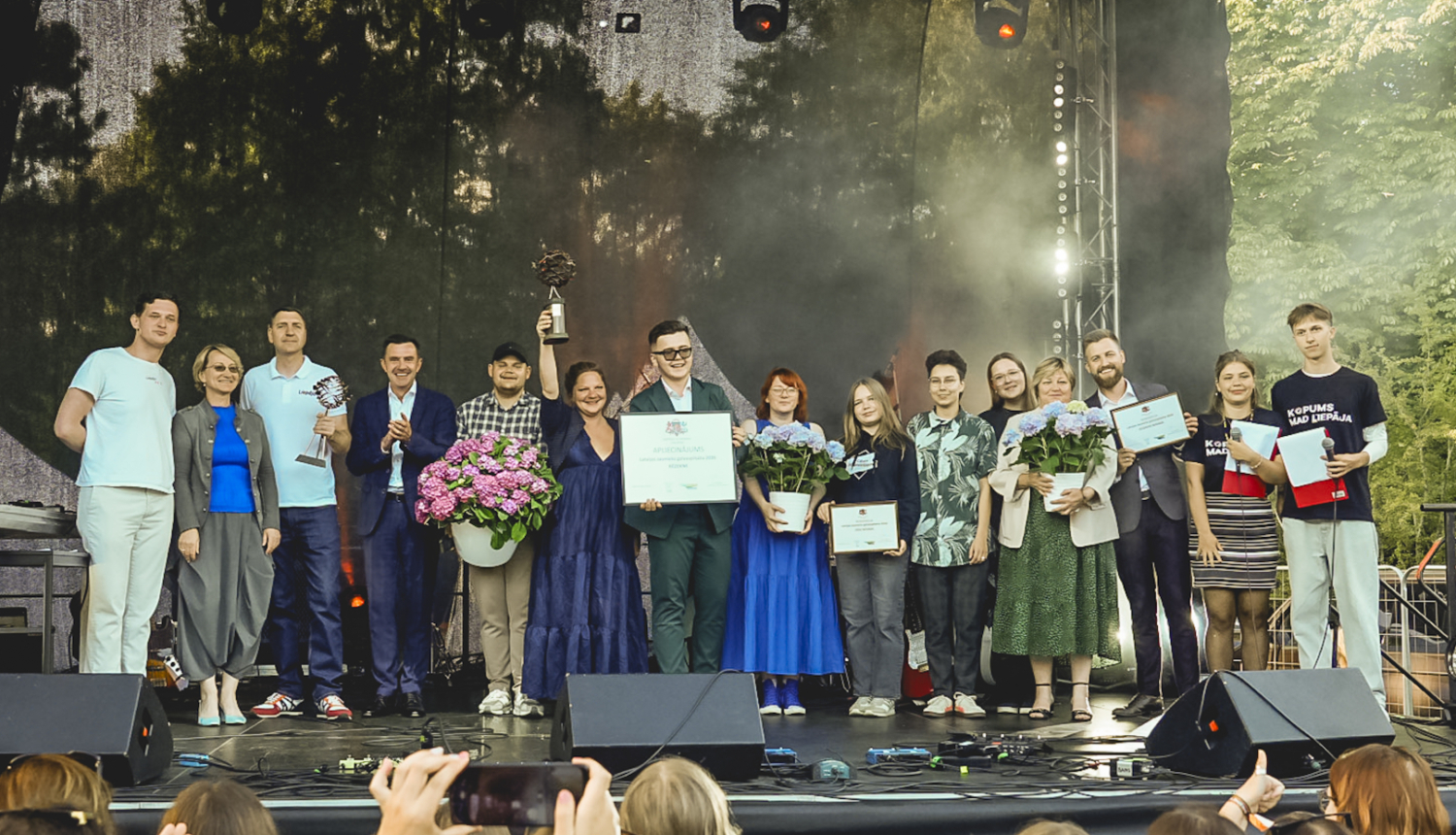 "Latvijas Jauniešu galaspilsēta 2026" uzvarētāju paziņošana uz skatuves